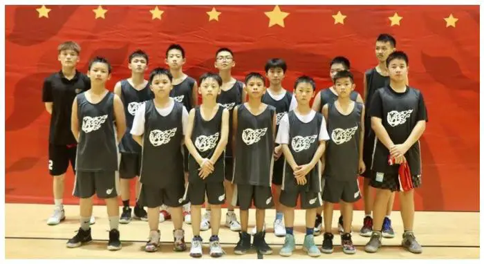 如何通过篮球表演赛制定有效的训练计划_0